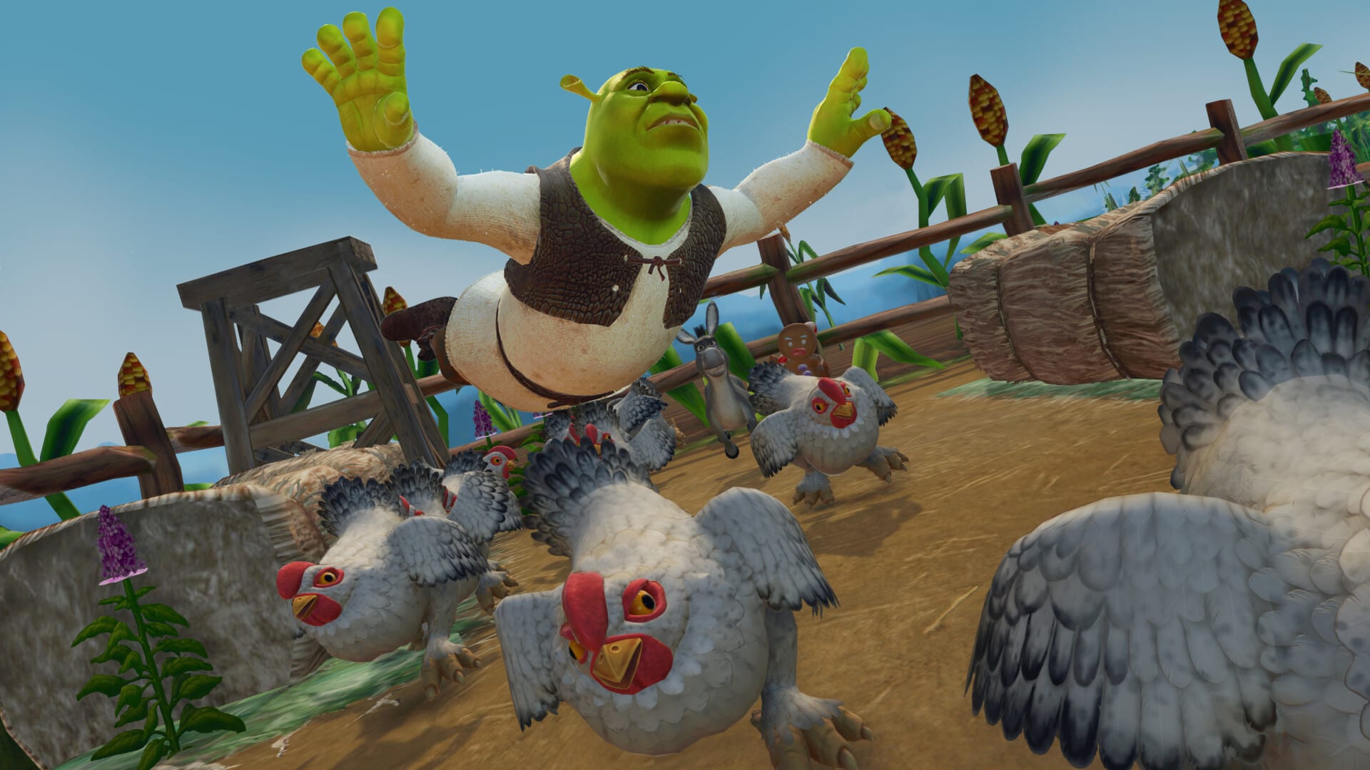 Shrek vuela con los brazos extendidos sobre varias gallinas de un corral, con Burro y el Hombre de Jengibre corriendo al fondo.