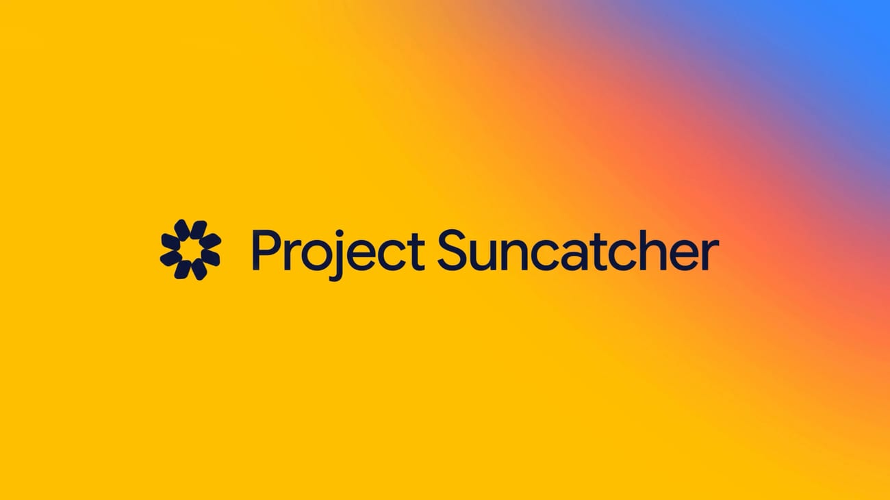 Logotipo de Project Suncatcher en letras oscuras sobre un fondo amarillo que se degrada a naranja y azul.