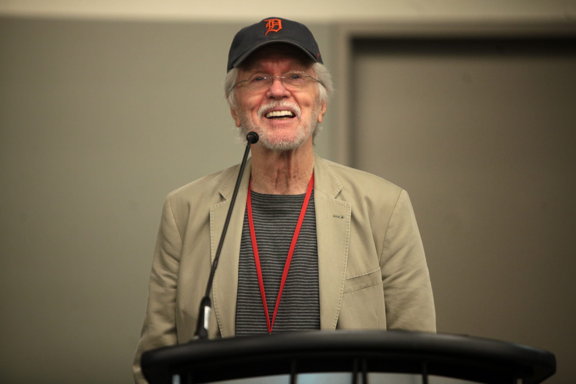 Retrato de Tom Skerritt durante un evento en 2014.